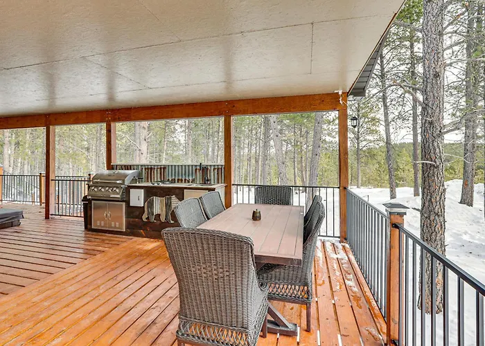 Black Hills Vacation Lodge: New Home! Just Opened! Holiday home Newcastle