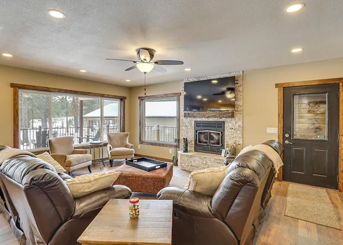 Black Hills Vacation Lodge: New Home! Just Opened! Holiday home