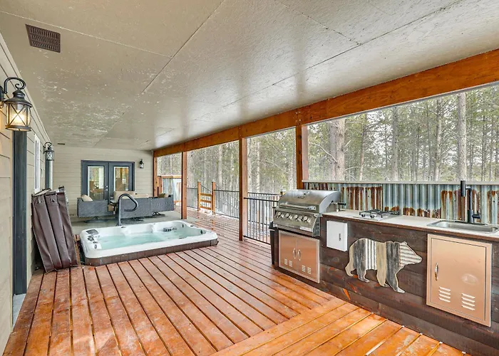 Black Hills Vacation Lodge: New Home! Just Opened! Holiday home Newcastle