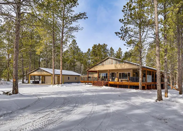 Black Hills Vacation Lodge: New Home! Just Opened! Newcastle